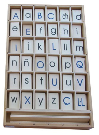 Alfabet Montessori de fusta de 360 lletres majúscu