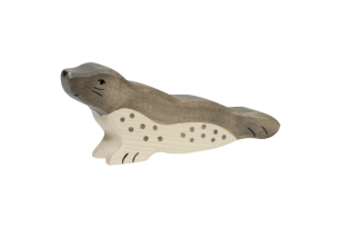 Foca amb el cap alçat