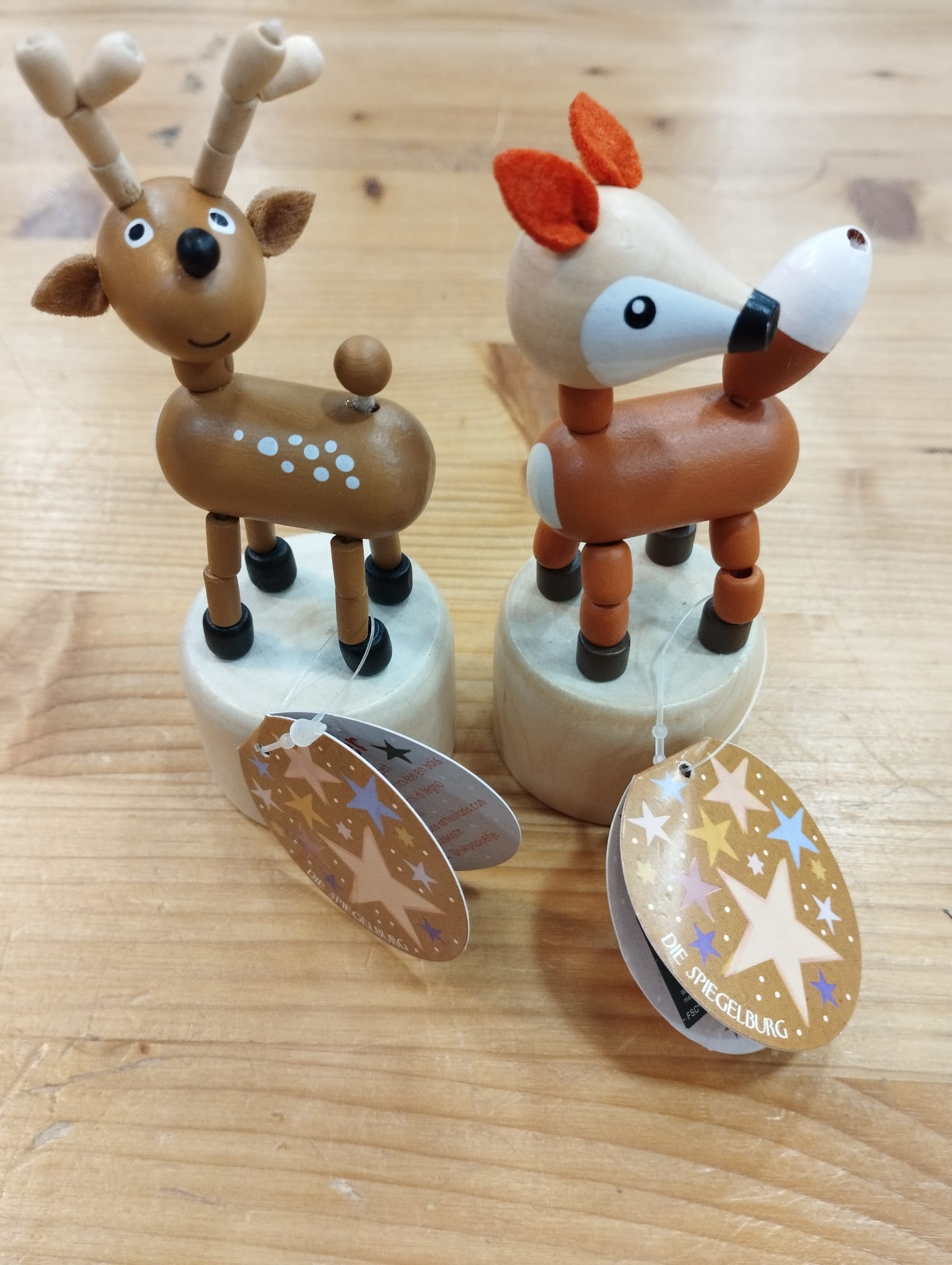 Animal articulat guineu i cèrvol