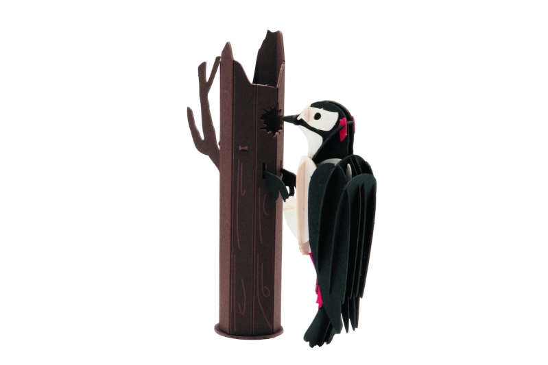 Pájaro carpintero 3D de cartón