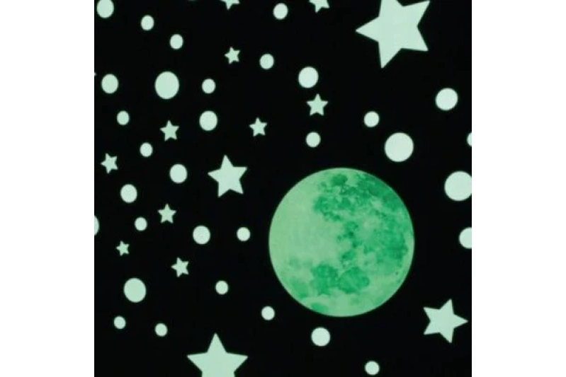 La lluna i 111 enganxines fluorescents en forma d'