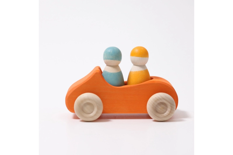 Coche naranja con 2 ocupantes Grimm's