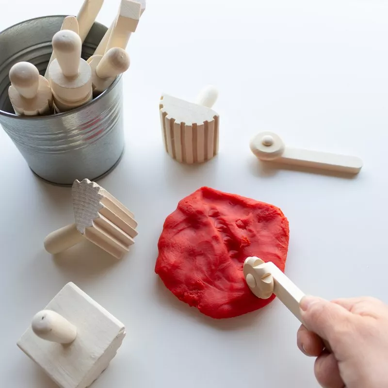 Eines de fusta per a plastilina