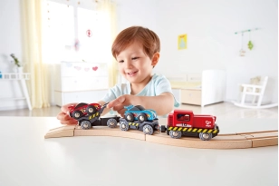 Tren de transport de cotxes de carreres