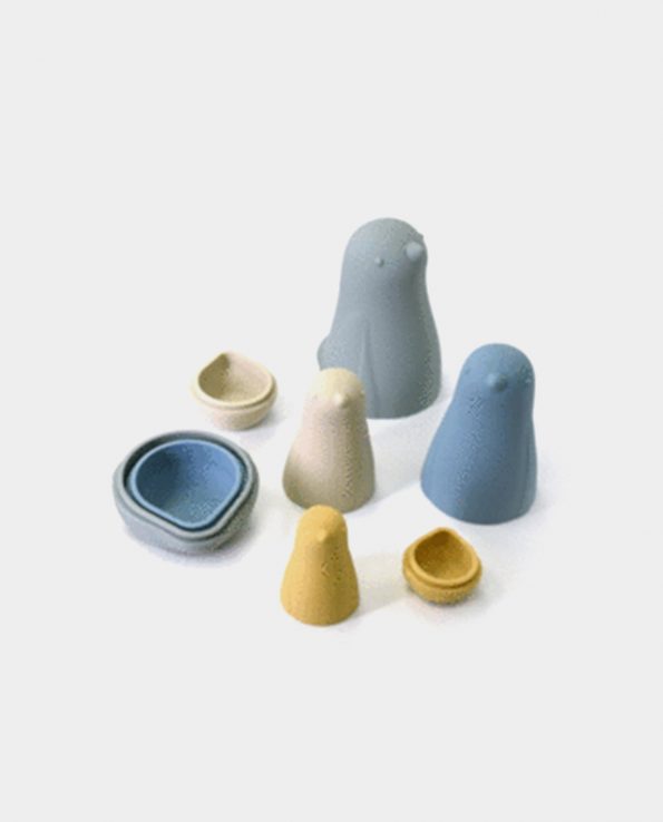 Nines russes d'Ocells blaus