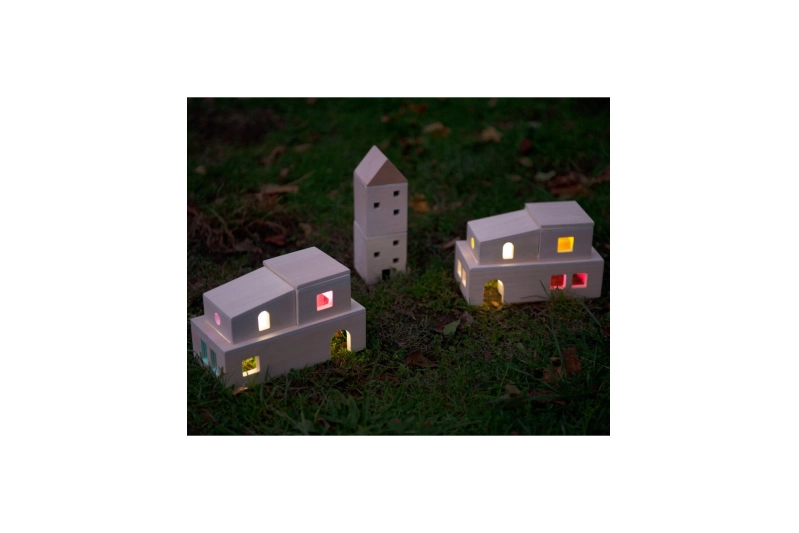 Poble translúcid apilable