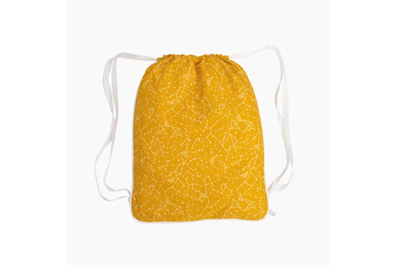 Mochilla constelación color mostaza