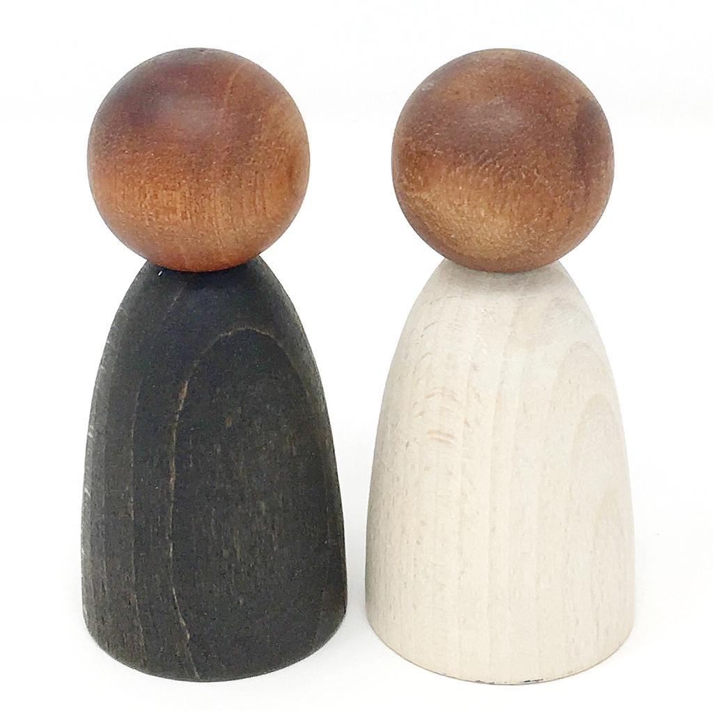 Nins adults pell fosca Grapat