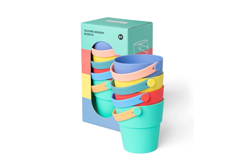 Pequeños cubos de 4 colores