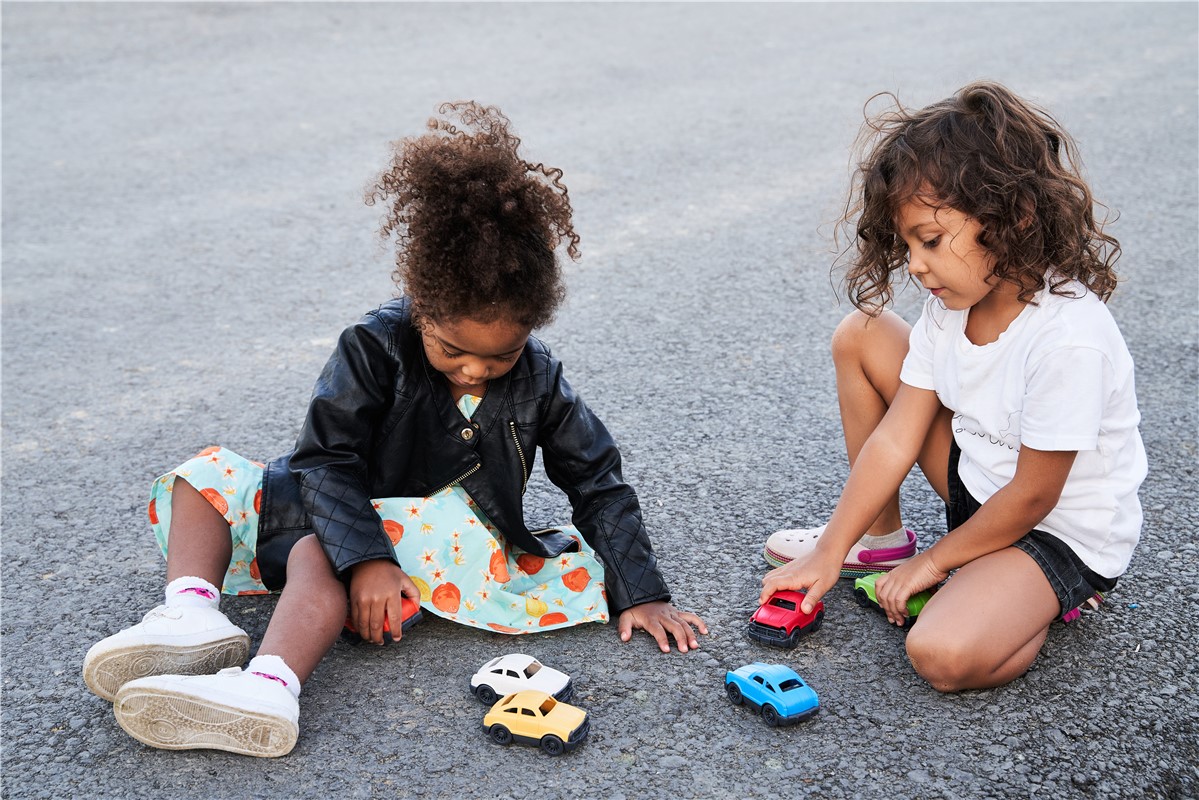Caja con Tres coches