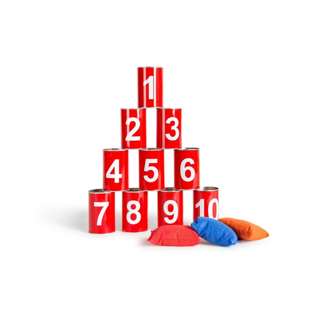 Juego de punteria con latas