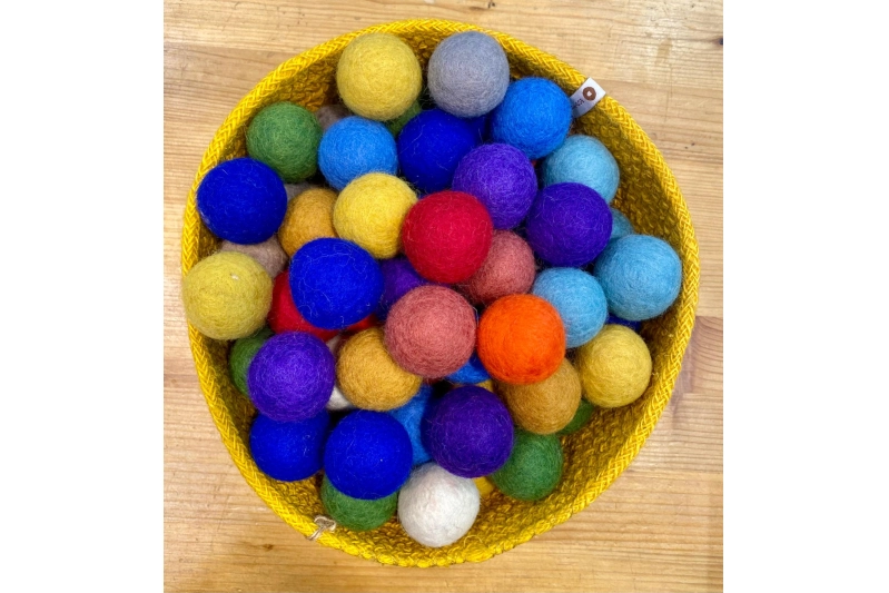 Bola de feltre de colors