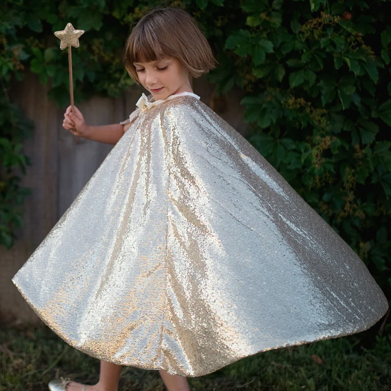Capa de lentejuelas doradas – Talla 5-6 años