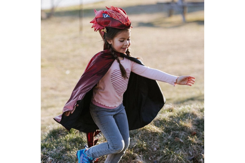 Capa de dragón rojo metalizado – Talla 5-6 años