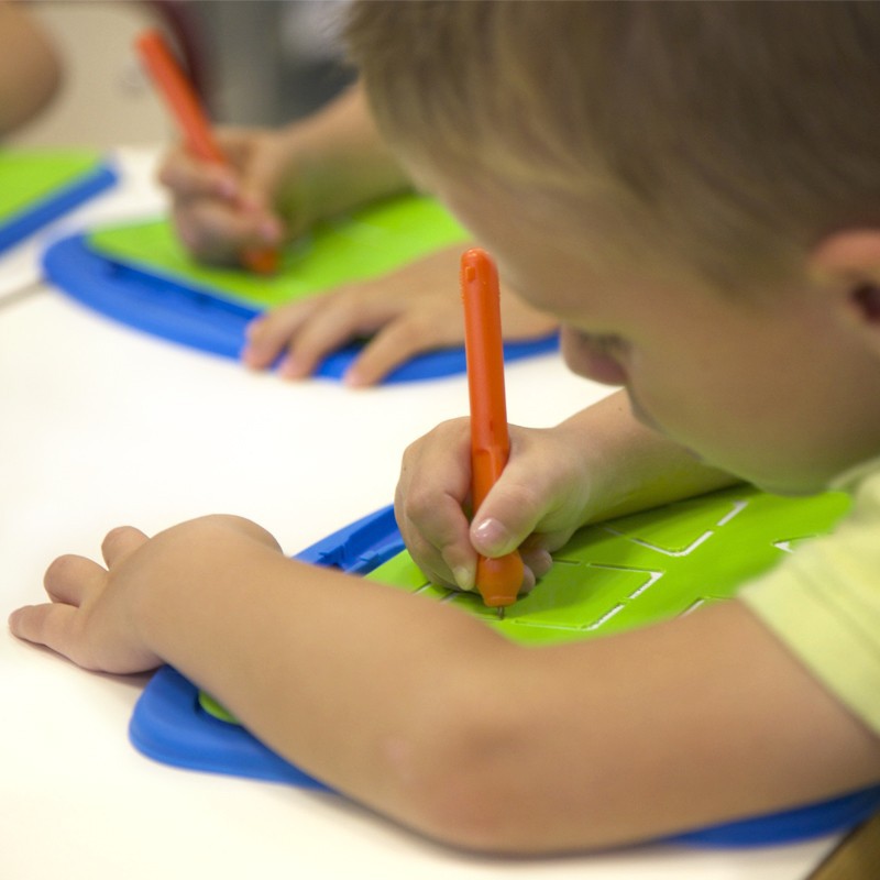 4 BANDEJAS Y 4 PUNZÓNES DE PREESCRITURA