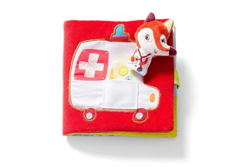 Libro de ropa doctora Alice