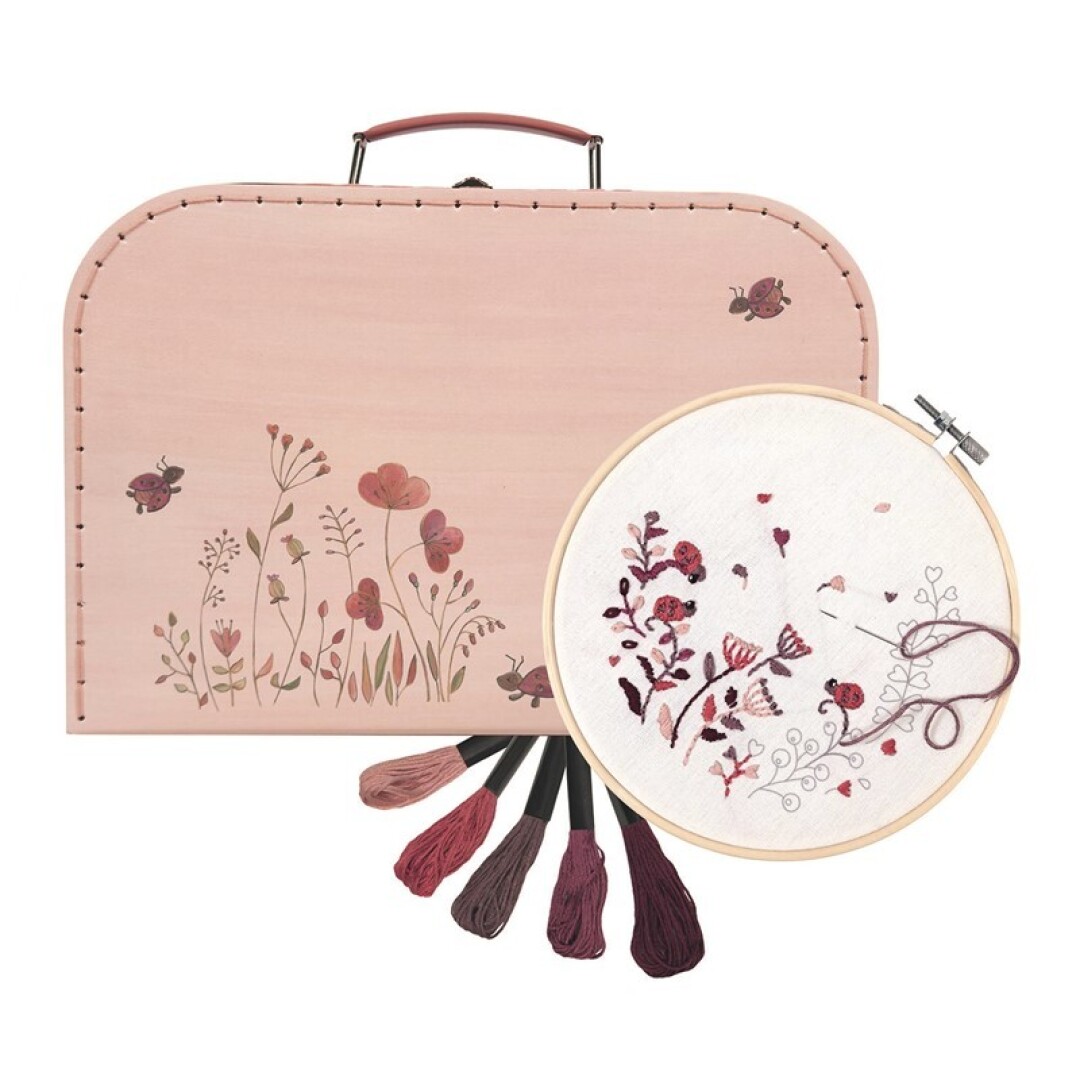 Maletín con kit de bordado de mariquitas