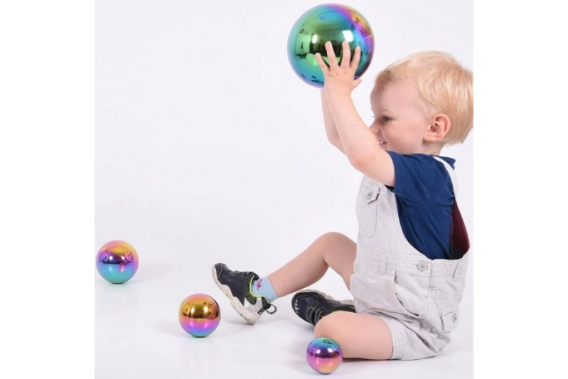 4 bolas de colores espejo con diferentes medidas