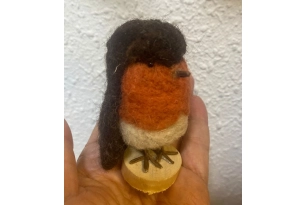 Petirrojo de fieltro