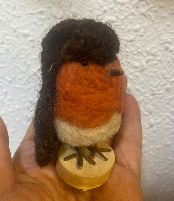 Petirrojo de fieltro