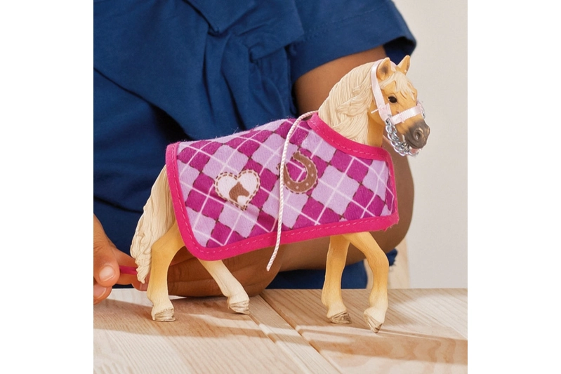 Caballo con accesorios de cuidado – Horse Club Schleich