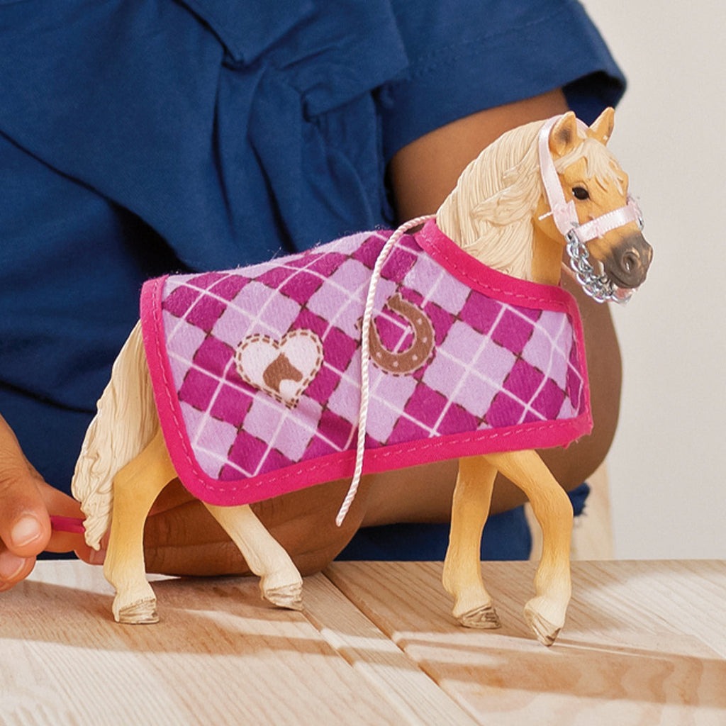 Cavall amb accessoris de cura – Horse Club Schleich