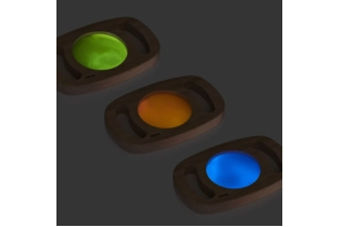 3 panells de colors amb nanses fosforescents