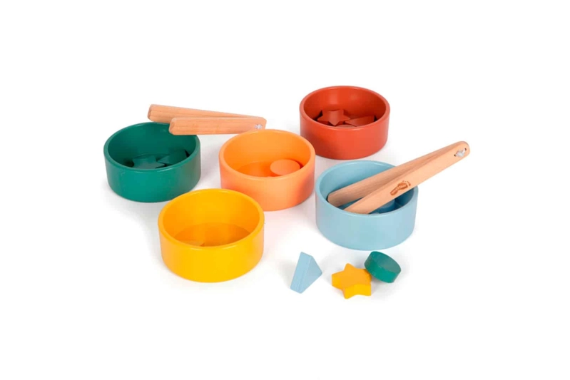 Juego de clasificación con pinzas Montessori