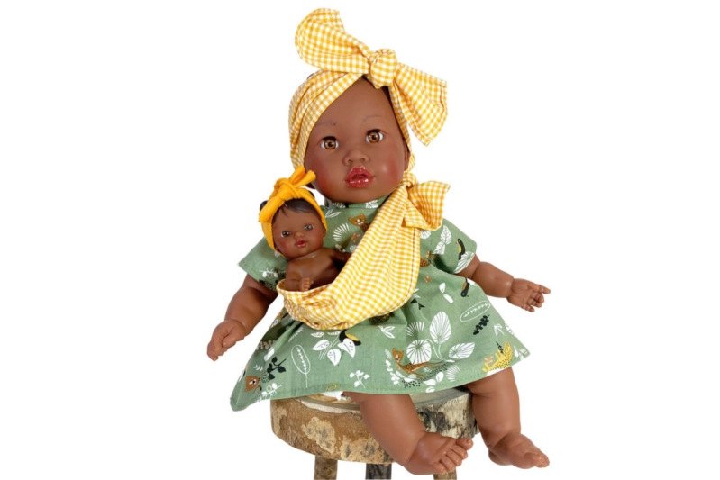 Nina Alika amb bebè estampat 40 cm