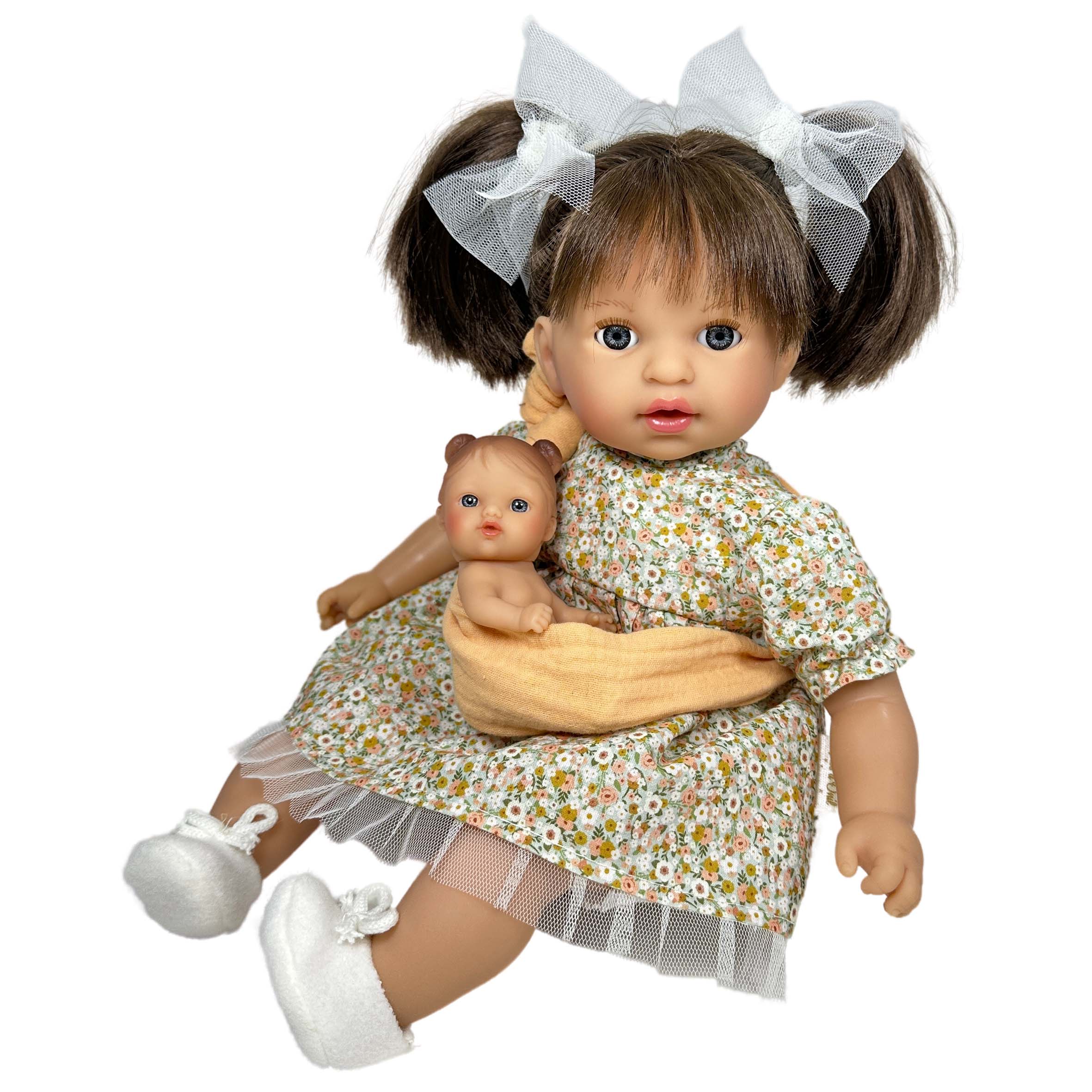 Nina Àlex amb bebè 40 cm