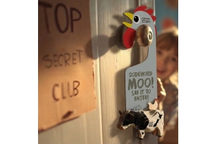 Eugy Holstein door hanger