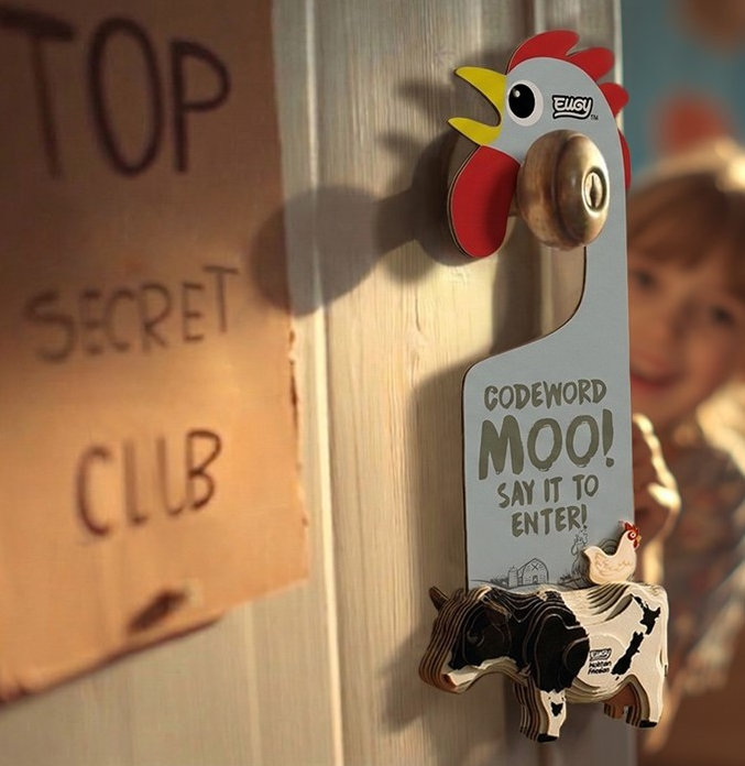Eugy Holstein door hanger