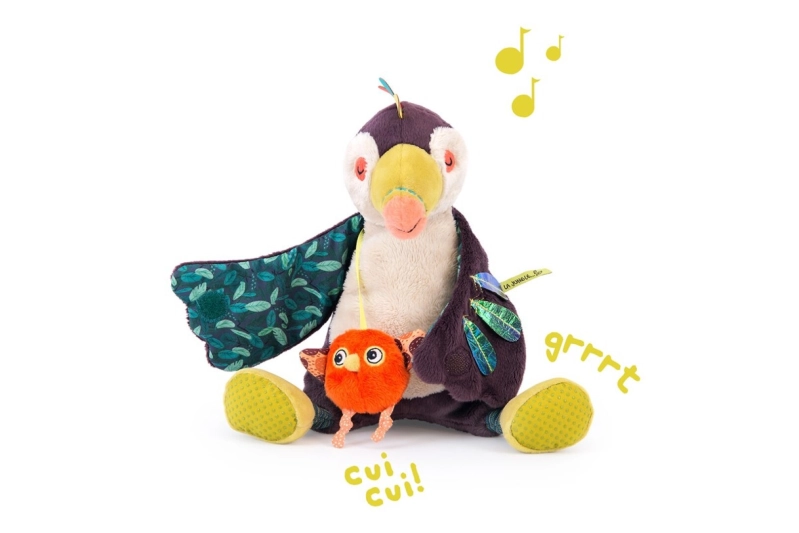 TUCÁN MUSICAL DANS LA JUNGLA